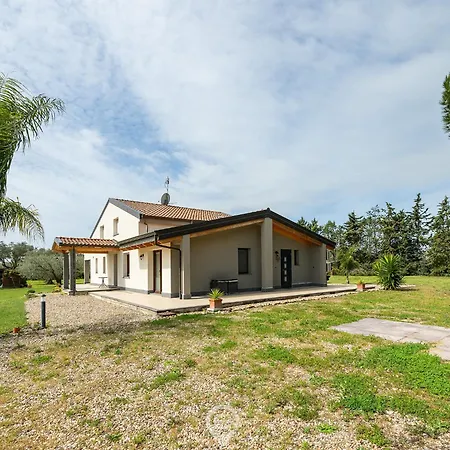 Вилла Garden Paradise Escape *
